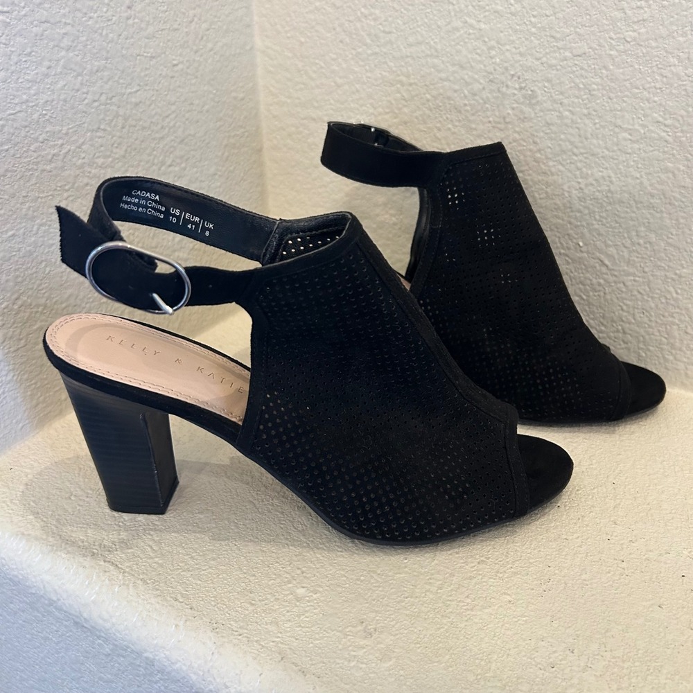 Kelly & Katie Cadasa Black Perforated Peep Toe Block Heel Sandals Womens 10